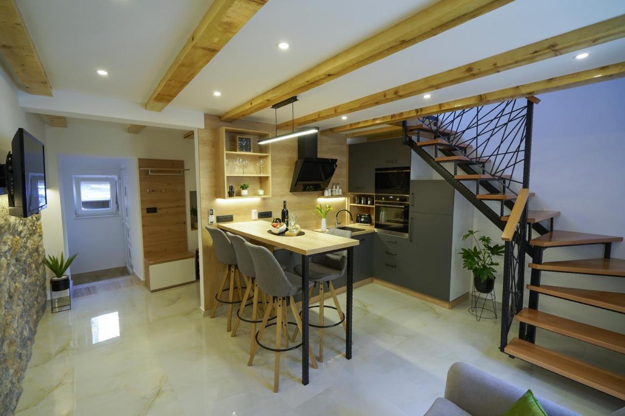 Apartment Ispod Ure Sinj Esterno foto