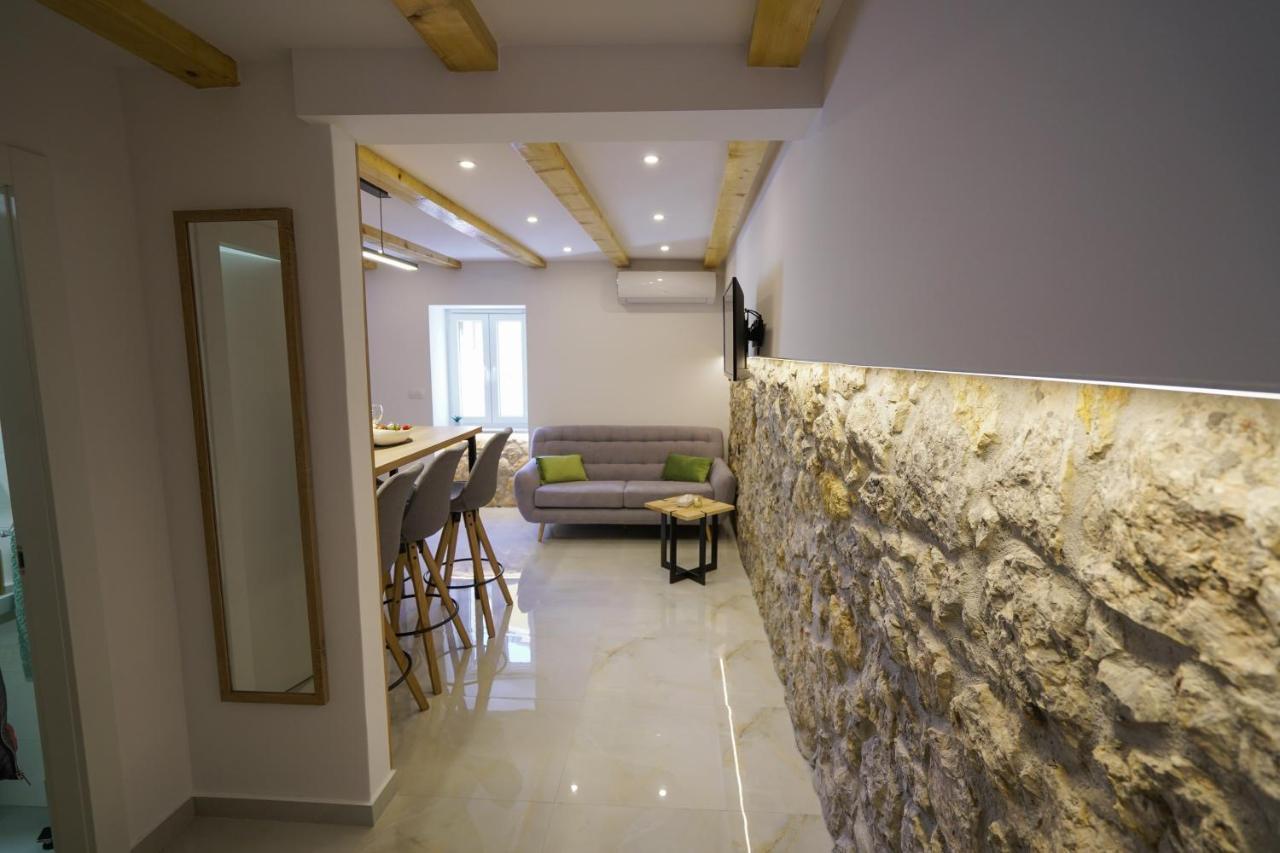 Apartment Ispod Ure Sinj Esterno foto