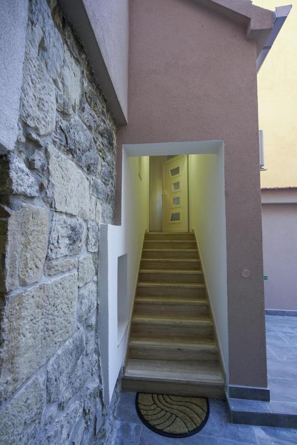 Apartment Ispod Ure Sinj Esterno foto