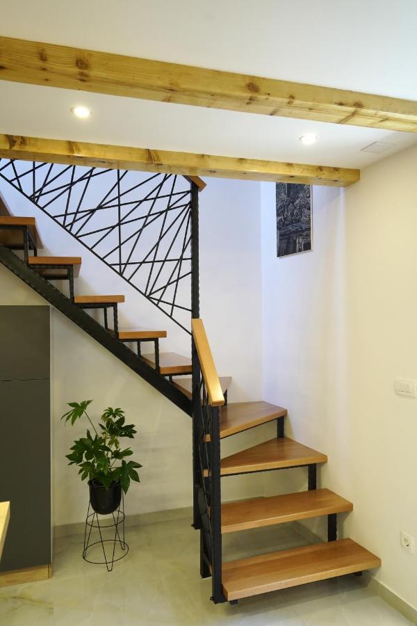 Apartment Ispod Ure Sinj Esterno foto