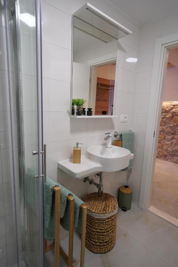 Apartment Ispod Ure Sinj Esterno foto
